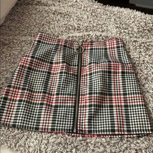 PLAID ZIPPERED MINI SKIRT!!